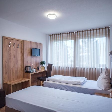 Hotel Leo Eggenstein-Leopoldshafen Eksteriør billede