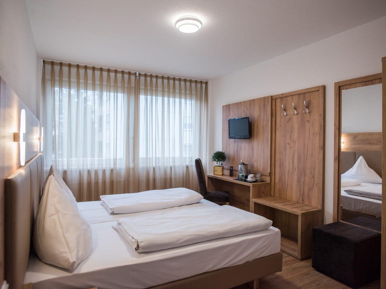 Hotel Leo Eggenstein-Leopoldshafen Eksteriør billede