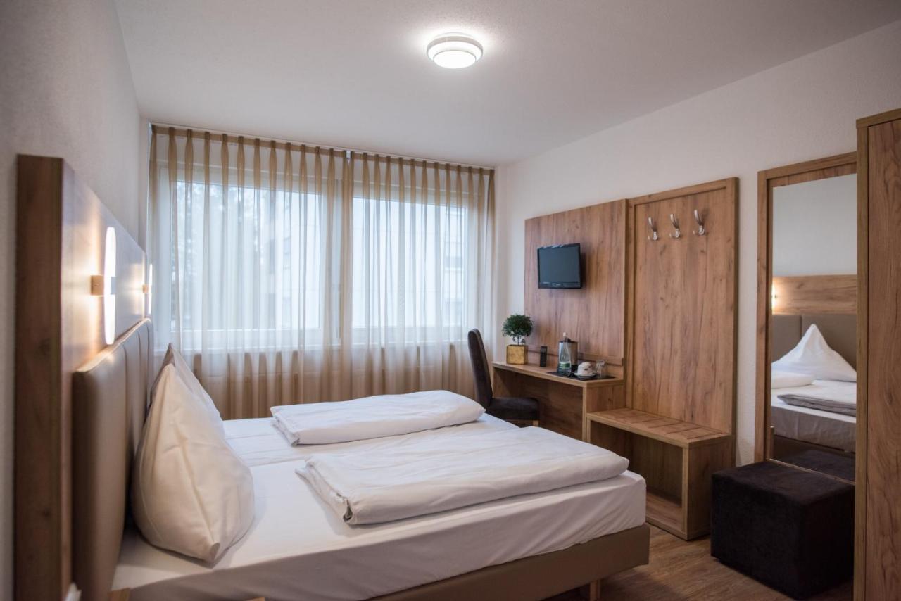 Hotel Leo Eggenstein-Leopoldshafen Eksteriør billede
